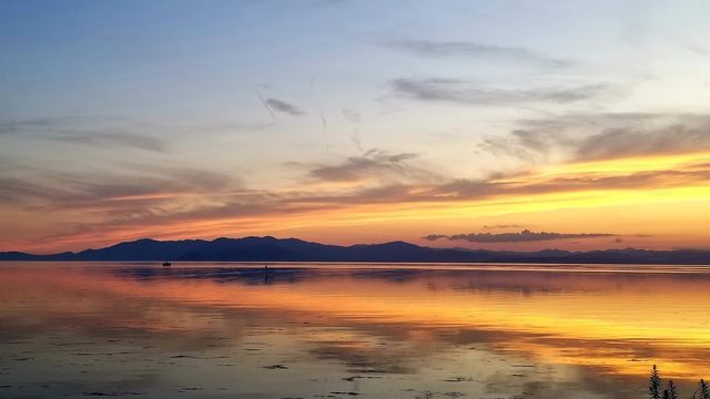 琵琶湖の夕日