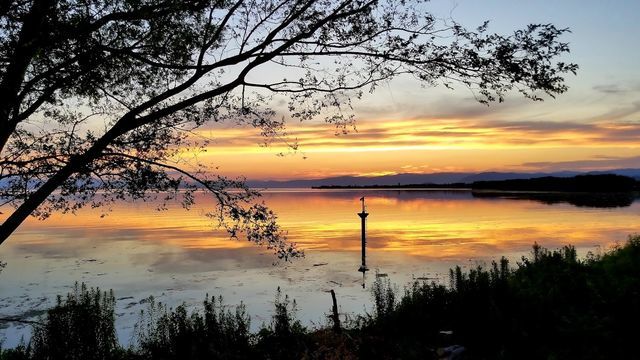 琵琶湖の夕日