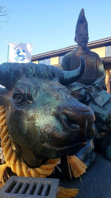 久里浜天神社の牛にまたがる菅原道真公
