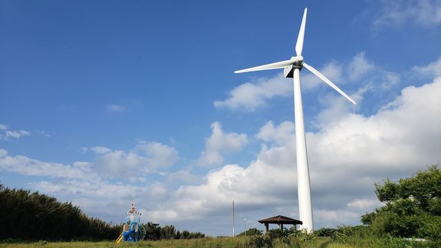 神奈川県三浦市 宮川公園】2つの大きな風車がランドマーク的存在の
