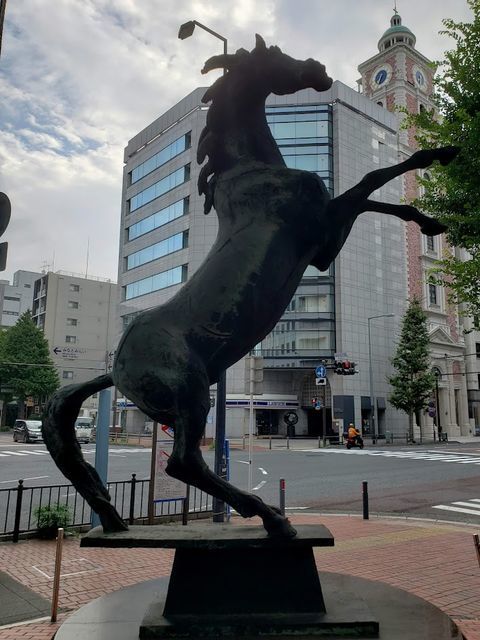 横浜 馬車道】「馬のマークとオブジェ」を探しながら”まったり散歩”が
