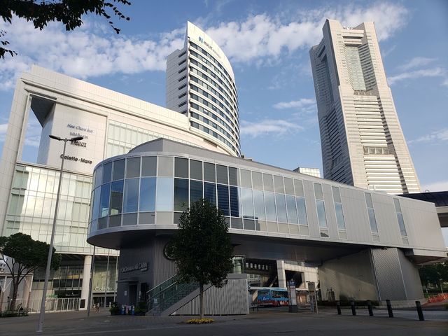 横浜・桜木町駅～北仲通～海岸通り』の野外彫刻＆オブジェ探しの