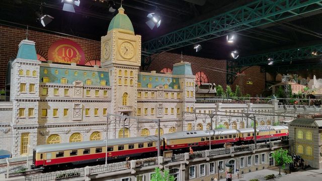 鉄道模型ミニチュア （カトー 塗装済完成品 N(1/150)人 人間