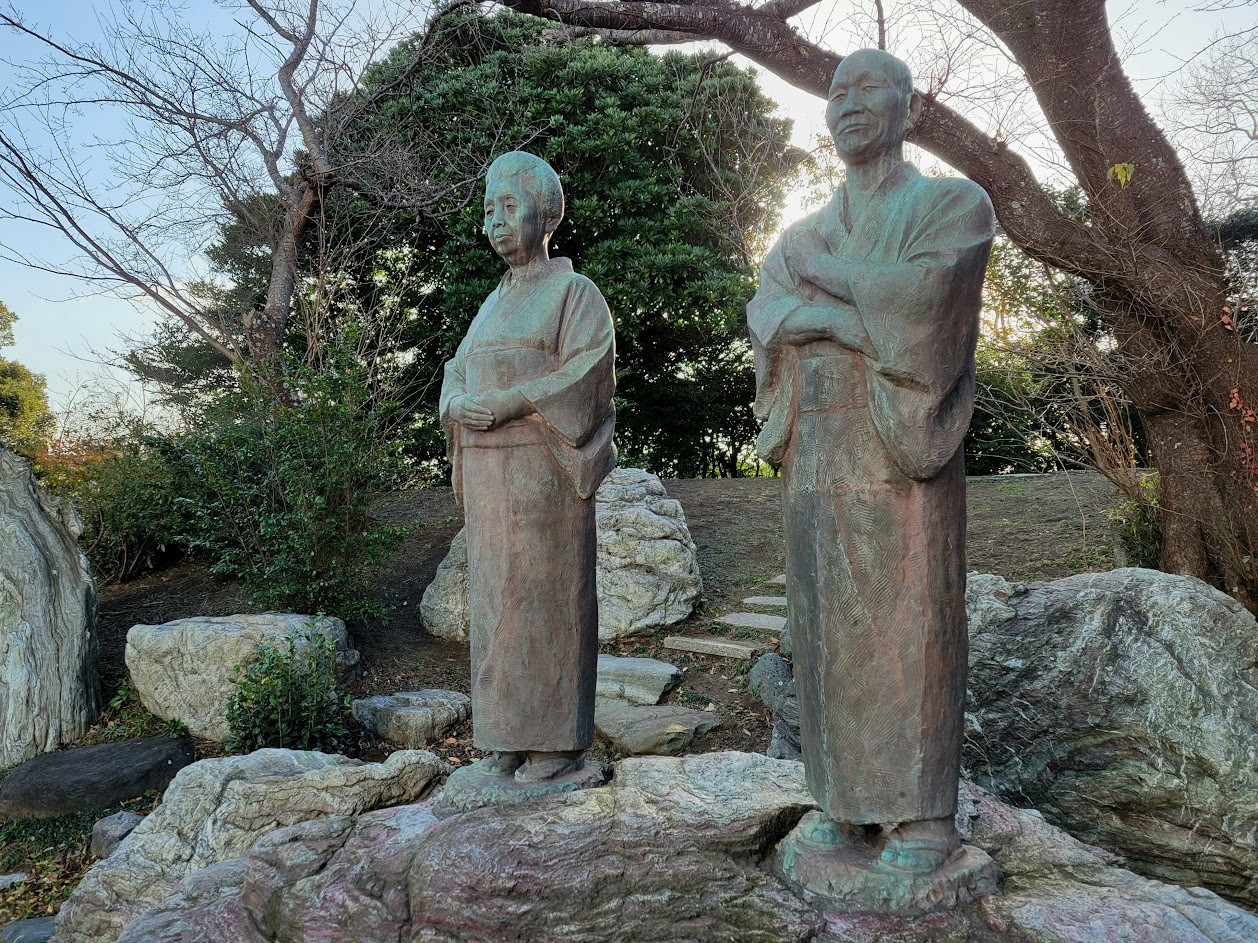 東京湾観音】東京湾を見下ろす巨大観音～迫力の「腕展望」 - ぶらりう