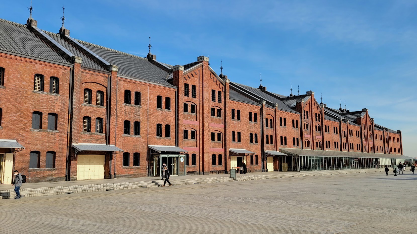 新春の『横浜赤レンガ倉庫』散歩録 - ぶらりうぉーかー