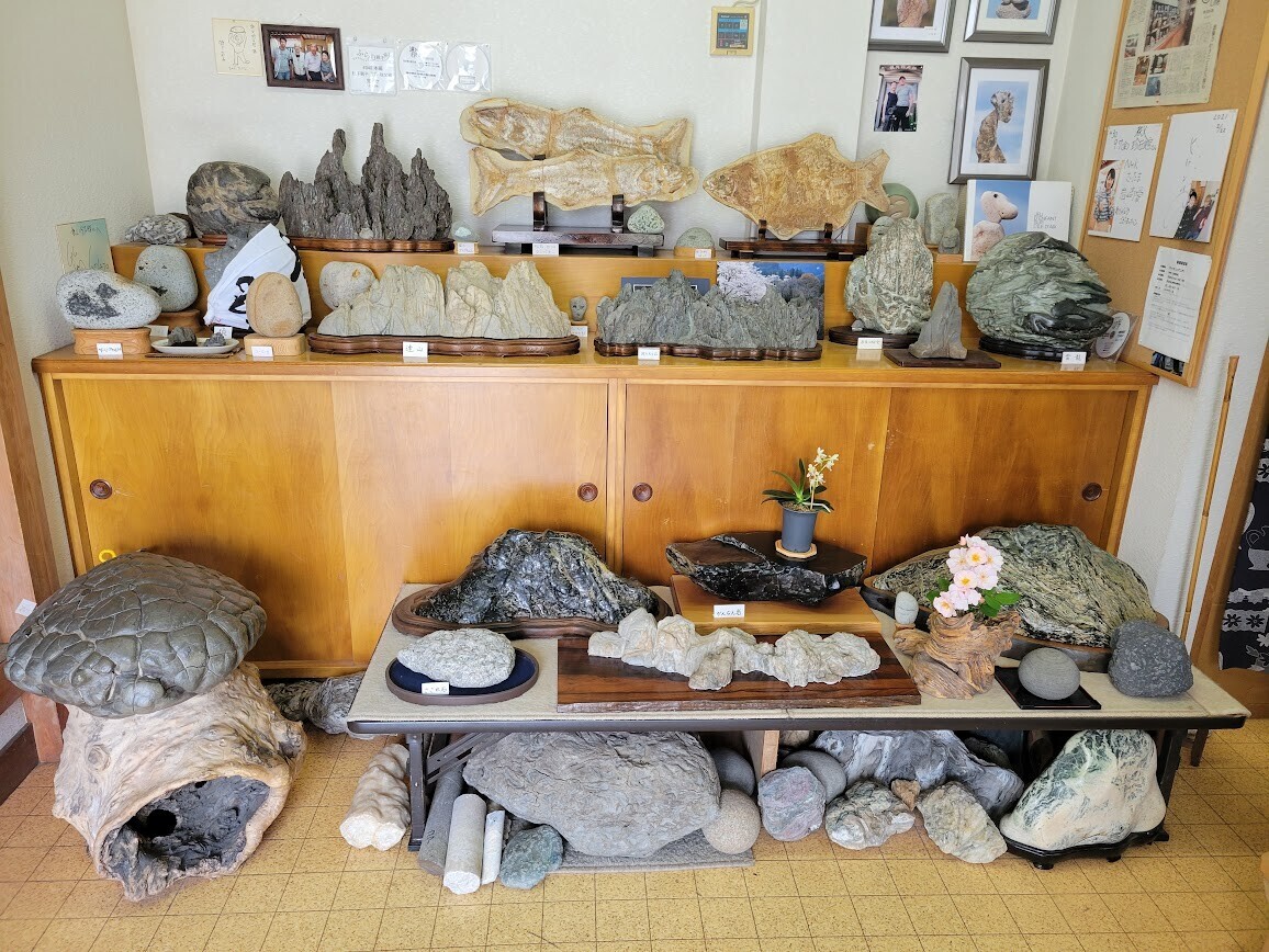 秩父珍石館】圧巻の”人面石コレクション”が楽しめるミュージアム