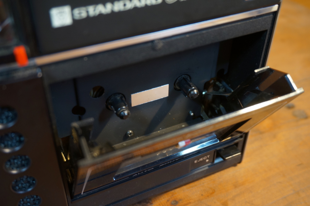 STANDARD　3BAND 高級ラジカセ　KR-2100J モダンとクラシックの融合。軽量化を実現した生活に馴染むラジカセ第二