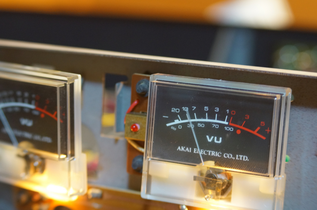 AKAI アカイ カセットデッキ CS-705D 【公式通販】