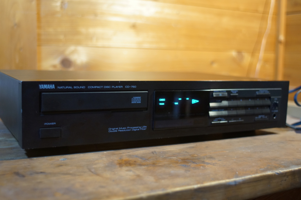 久しぶりのCDプレーヤー YAMAHA CD-750 - 古いものが好き