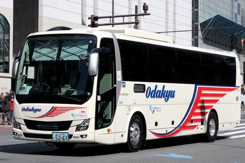 小田急ハイウェイバスの新車 三菱ふそうエアロエース 5261号車