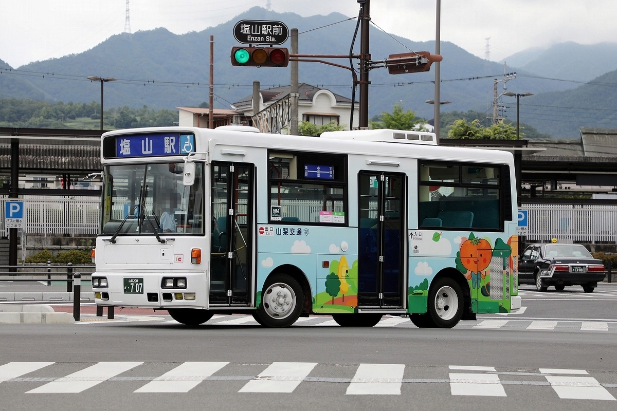 山梨交通 / 山梨200か ・707 （C816） （元・江ノ電バス） - バス道楽