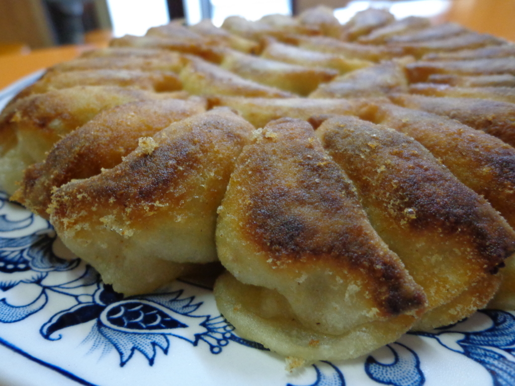 夜来香の餃子を店内で食す 花巻とその周辺を訪ねます