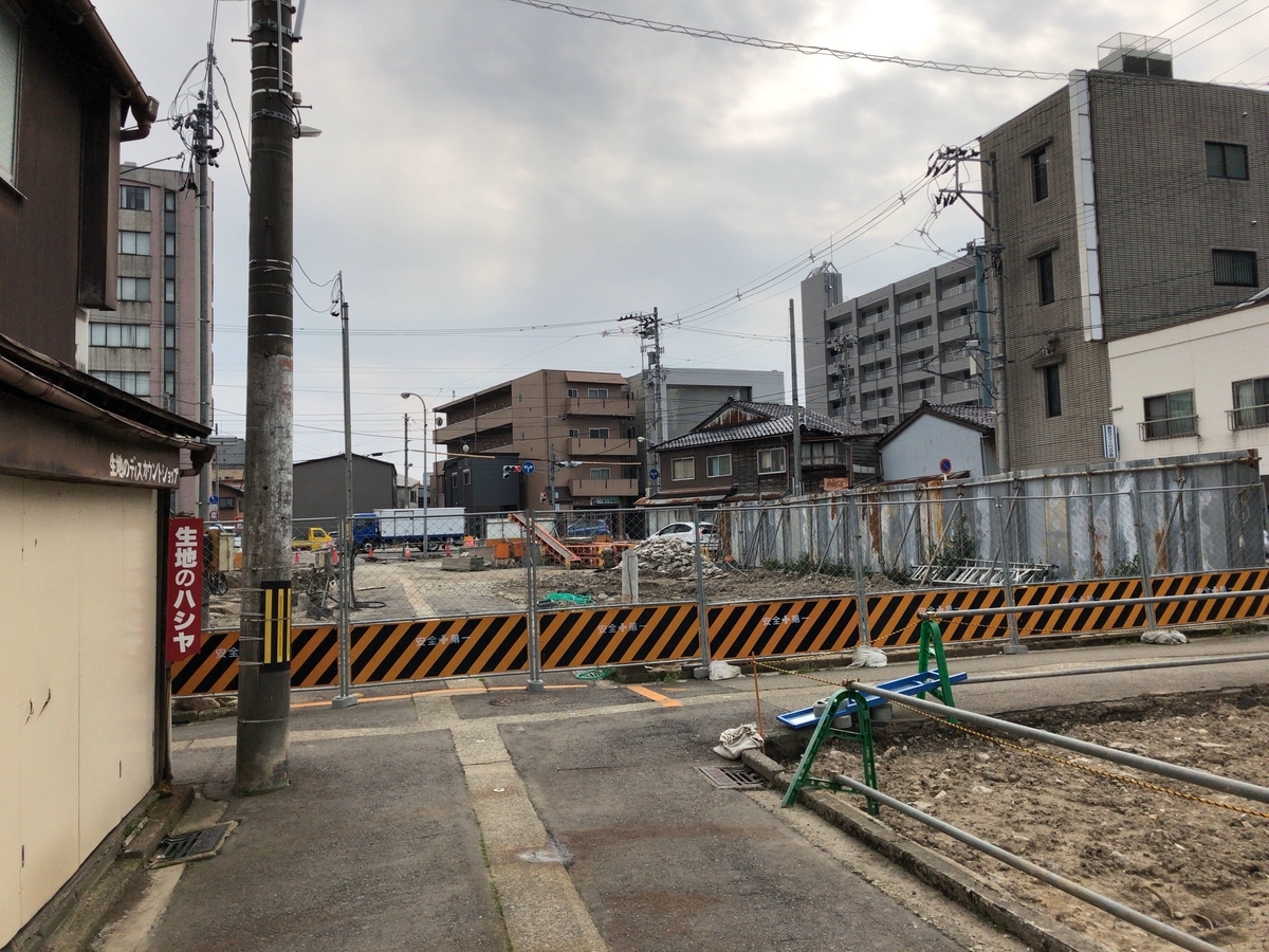 金沢駅前
