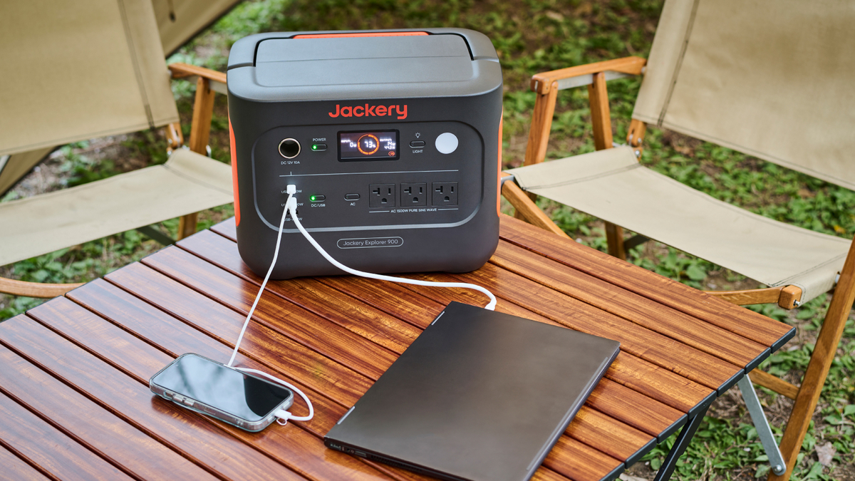 Jackery ポータブル電源 900 & 1800　03