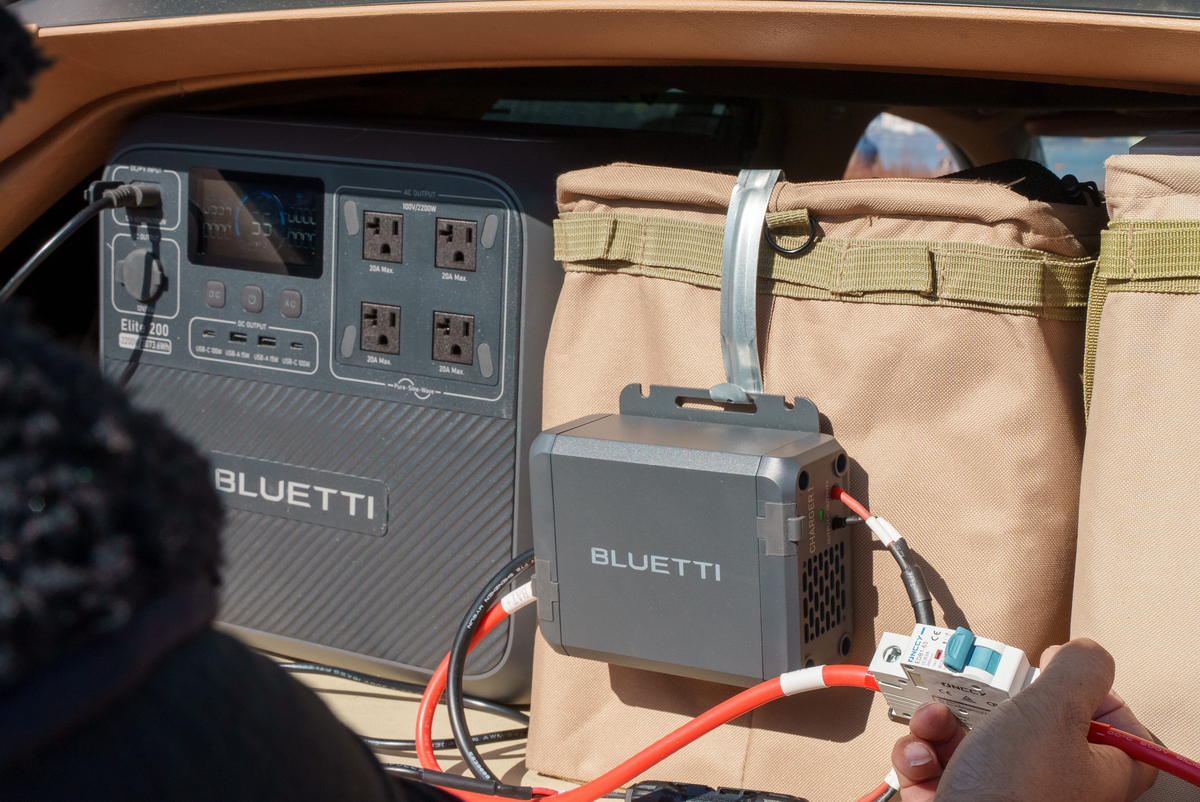  Charger1