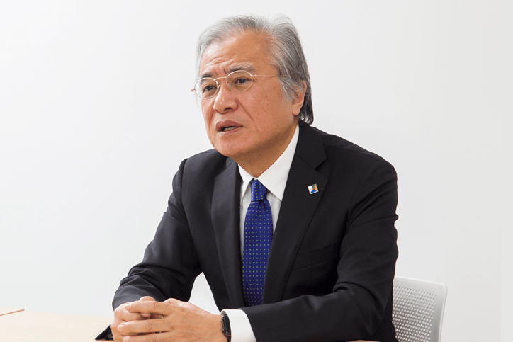 開学したばかりの東洋大学情報連携学部(INIAD)の手応えを語る坂村氏