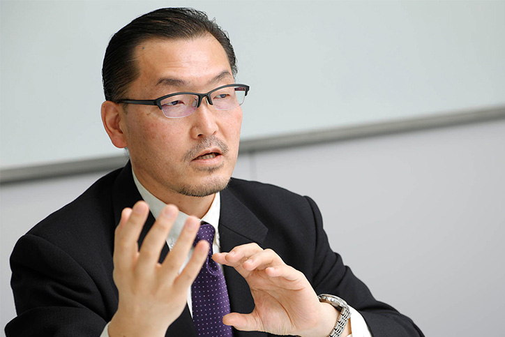 「LINE WORKS」を利用して働き方の変化を実感してほしいと語る石黒氏