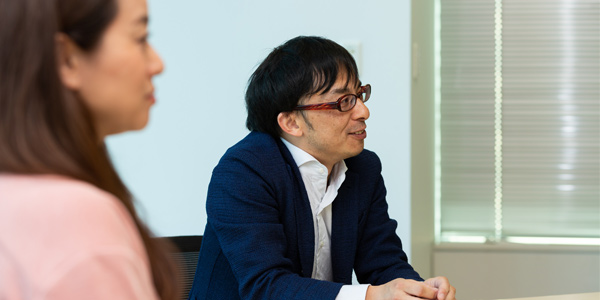 AIソリューションを開発していくと、しばしば「AIらしさの壁」にぶつかると小市氏は語る