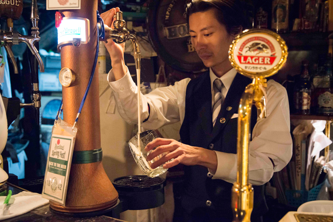 渋谷に行ったら行くしかない 日本に5台しかないチェコ式ビールタワーから注がれる 白いビール は一飲の価値あり ぐるなび みんなのごはん 渋谷に行ったら行くしかない 日本に5台しかないチェコ式ビールタワーから注がれる 白いビール は一飲の価値あり ぐるなび みんなのごはん