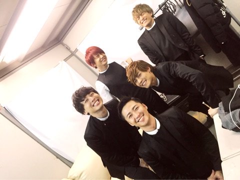 Da-iCE よく見てコメントしてね Da-iCE - Da-iCE added a new photo.