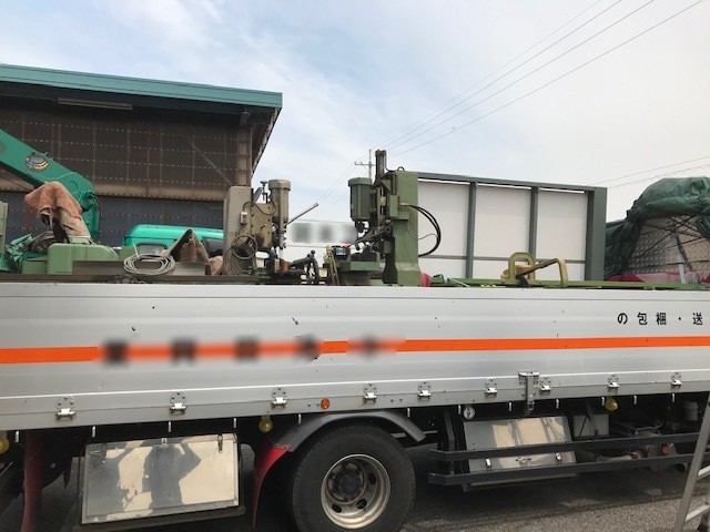 truck-loading-woodworking-machinery-okayama.jpg