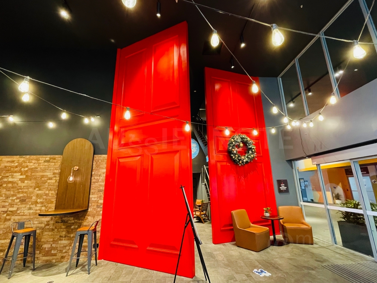 ブリスベンの小さいドアクリスマススペシャル Tiny Christmas doors in Brisbane by Mace