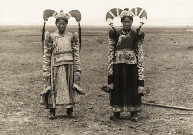 ハルハ族 モンゴル 世界の髪型美術館 髪型の歴史 ハルハ族 モンゴル 世界の髪型美術館 髪型の歴史