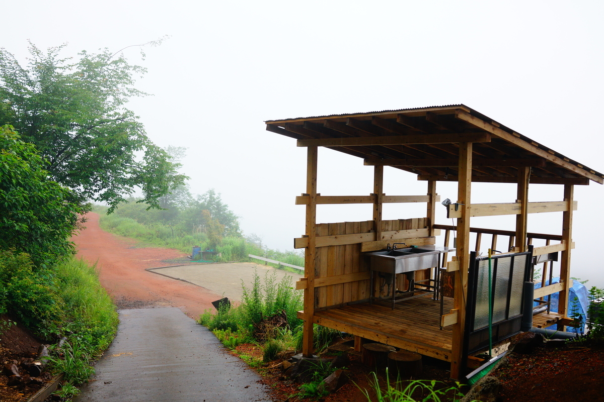 曇天と雨のほったらかしキャンプ場 朝ご飯はほったらかし温泉気まぐれ屋の Tkg Emi Camp カメラとゆるくキャンプの日々
