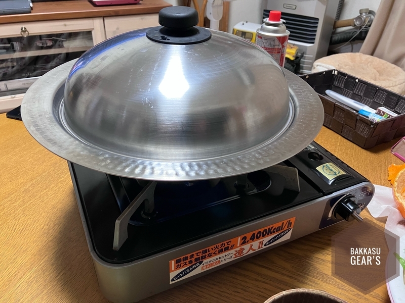 卓上コンロに乗せたステンレス卓上鍋
