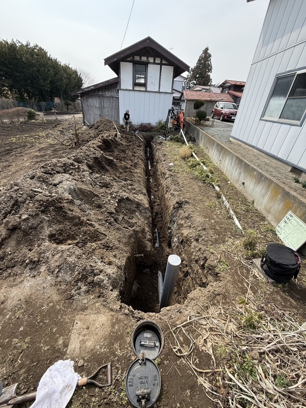 小屋をかわす配管