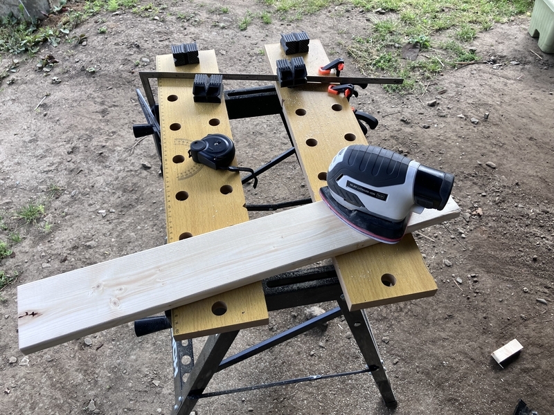 サンダーがけした1x4材