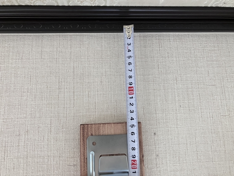 上部のエアコンとの間隔確認