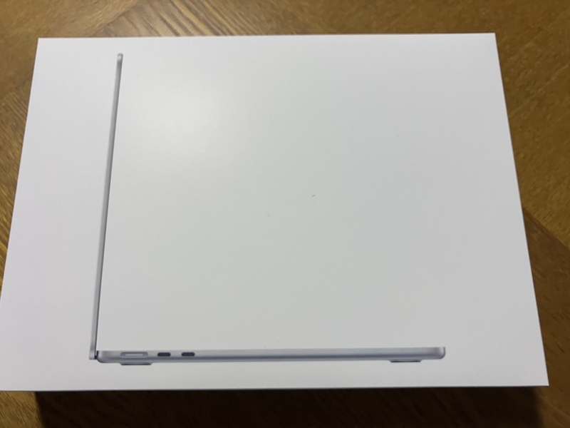 我が家に届いたピカピカのM5 MacBook Air