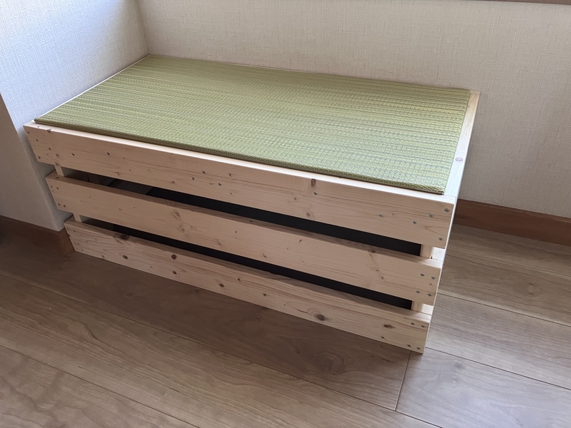 ユニット畳をセットしたベンチ