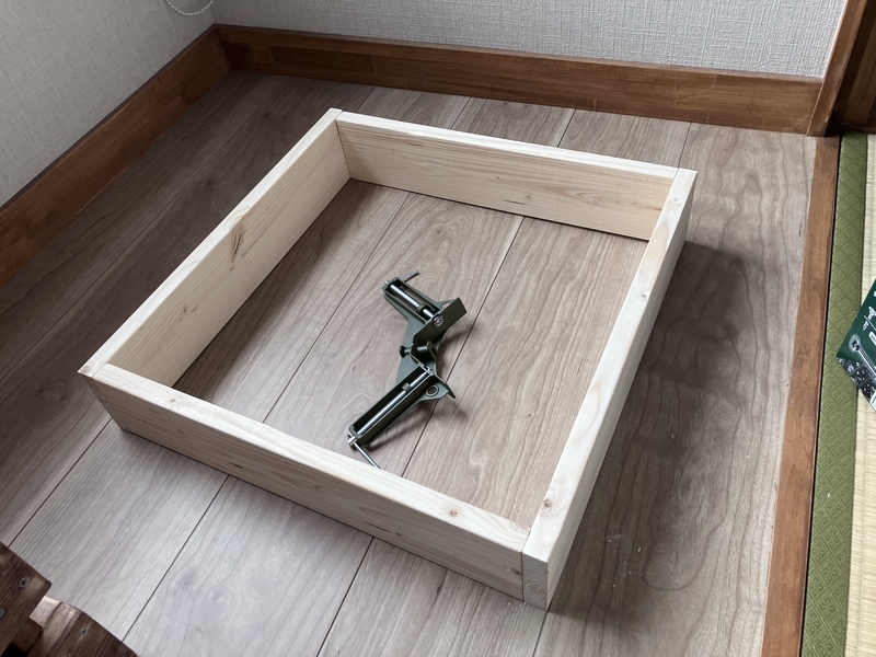 組み立て完了した下枠