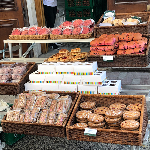 イチゴ味でもなく、この赤いのは全部着色料な罠。。。