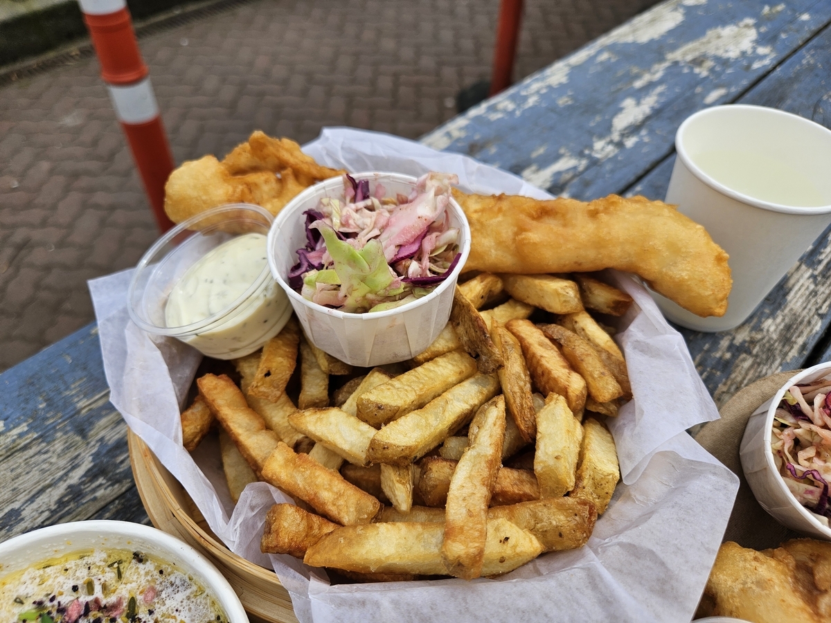 港で食べるフィッシュ＆チップス【Go fish】 - かなこ ❘ カナダの