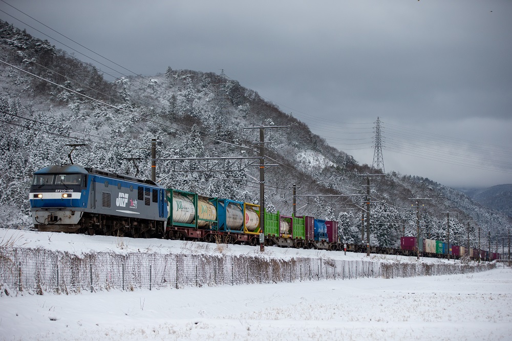 雪 2/19 雪の中を行く311系 - きまぐれ鉄オタの部屋