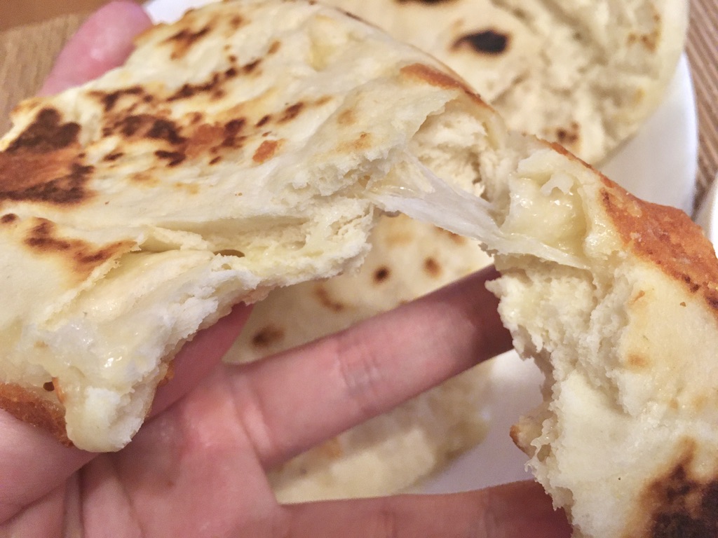 【ふわモチチーズナンが絶品やから!】無印の「フライパンでつくる ナン」を試してみたぞ - エモエモ探検隊