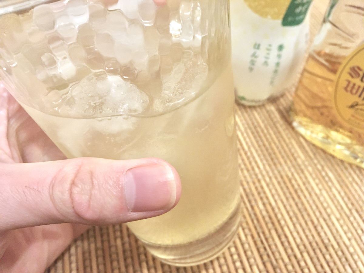 「Vivit's（ヴィヴィッツ） 京ゆず Mix Soda」の柚子ハイボール