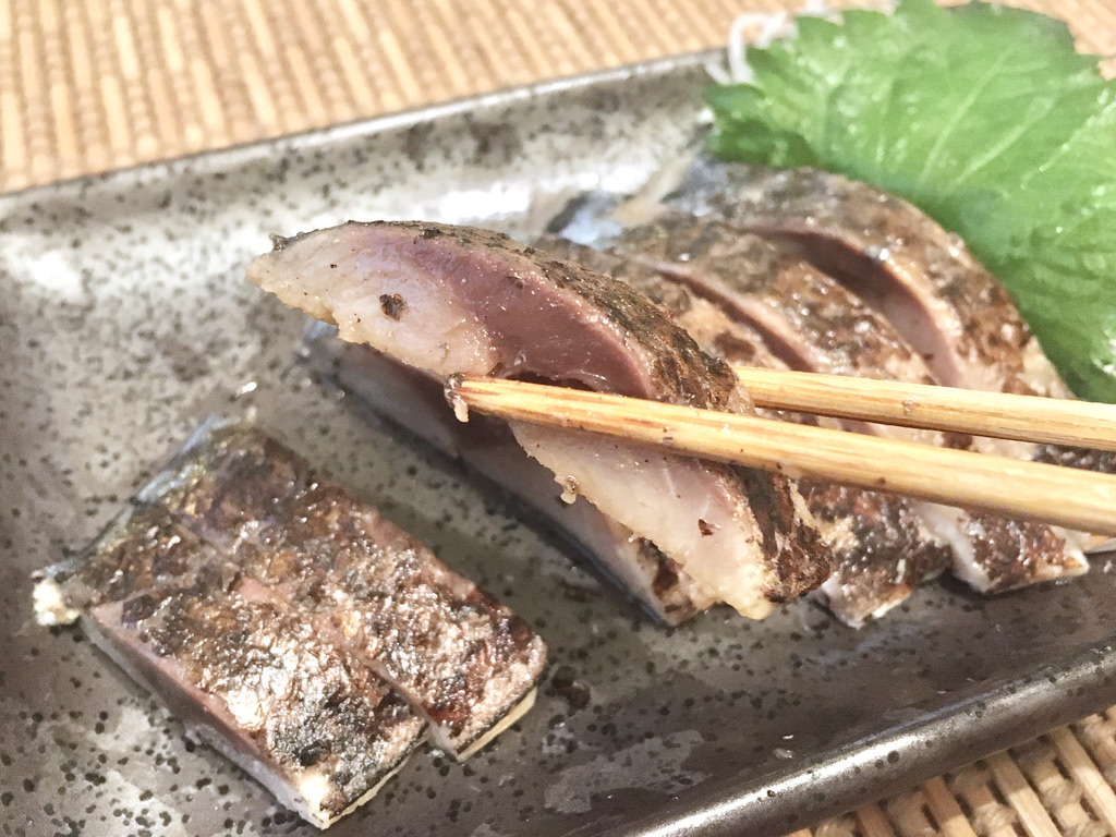 酒の肴 本田水産の冷凍 金華さば炙りしめ鯖 食べてみた エモエモ探検隊