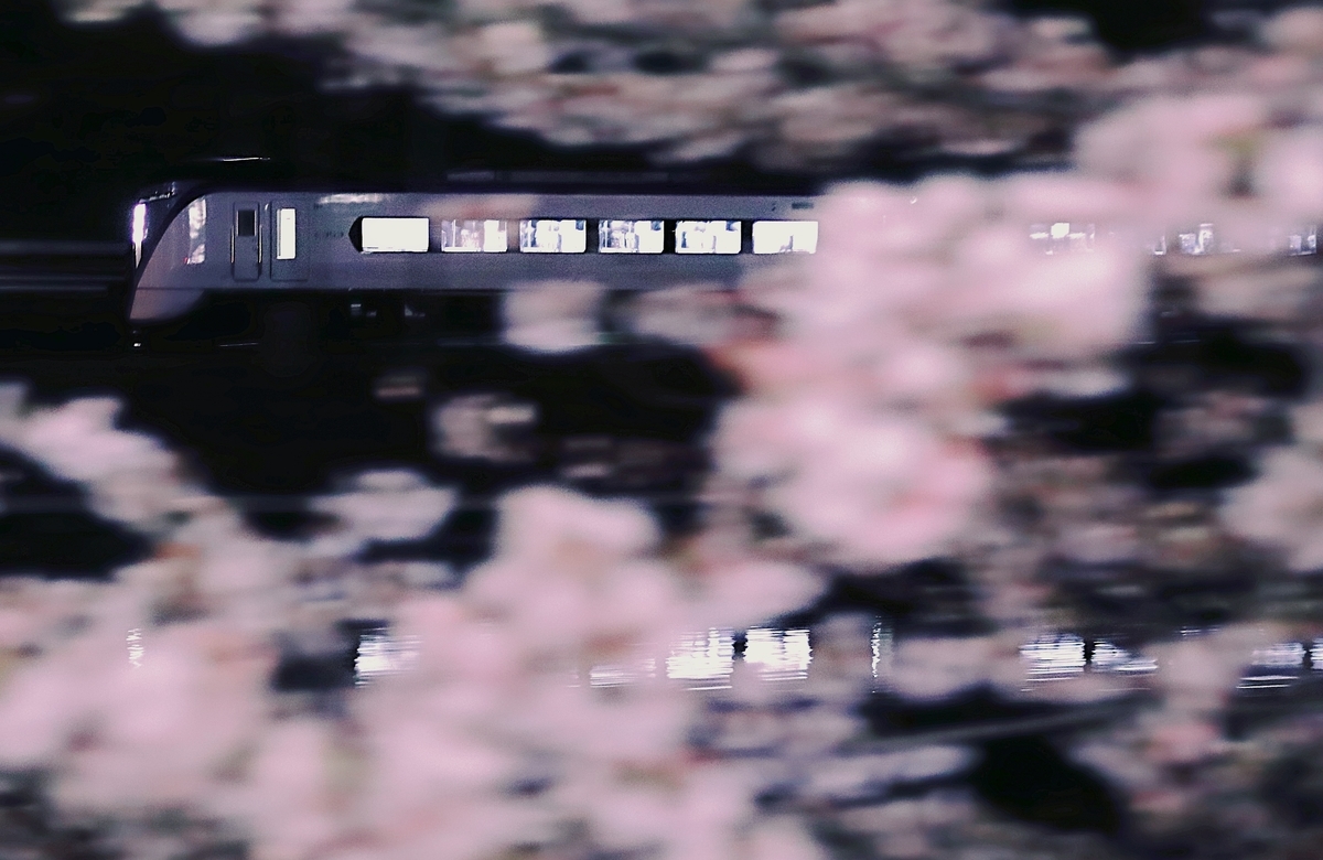 夜に列車の流し撮りを成功させるには 鉄道飛行機撮影日記 Shimon 鉄道 飛行機撮影日記 Shimon