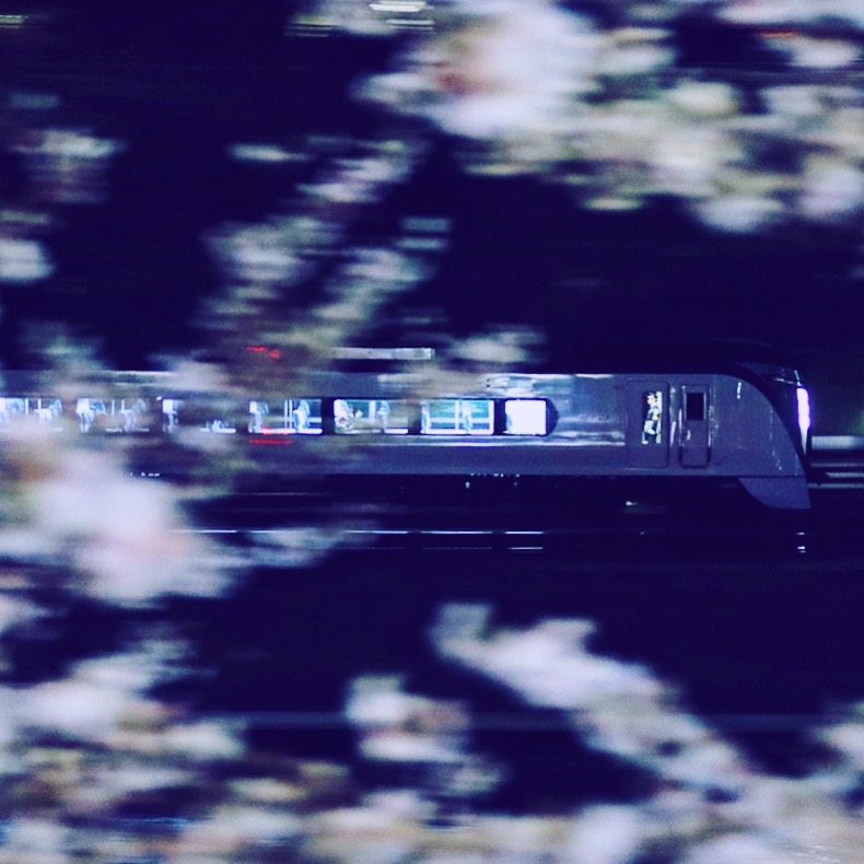 夜に列車の流し撮りを成功させるには 鉄道飛行機撮影日記 Shimon 鉄道 飛行機撮影日記 Shimon