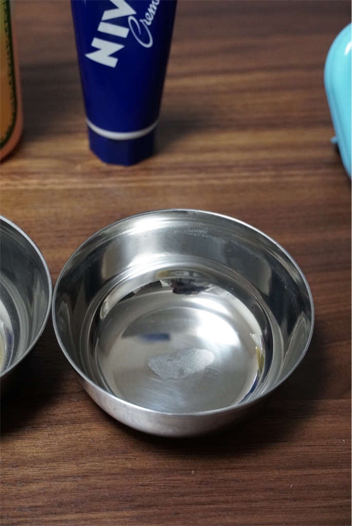 インド食器のシール剥がし 油vs除光液vsハンドクリーム カル子のスパイスカレー手帖