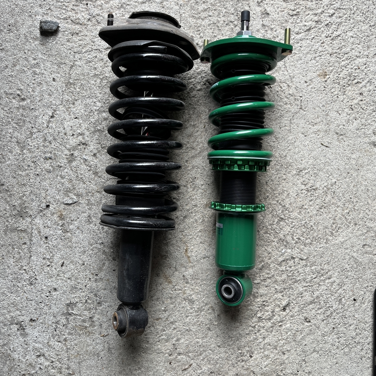 TEIN STREET ADVANCE ショックアブソーバー　NAロードスター用 TEIN STREET ADVANCE ショックアブソーバー NAロードスター用