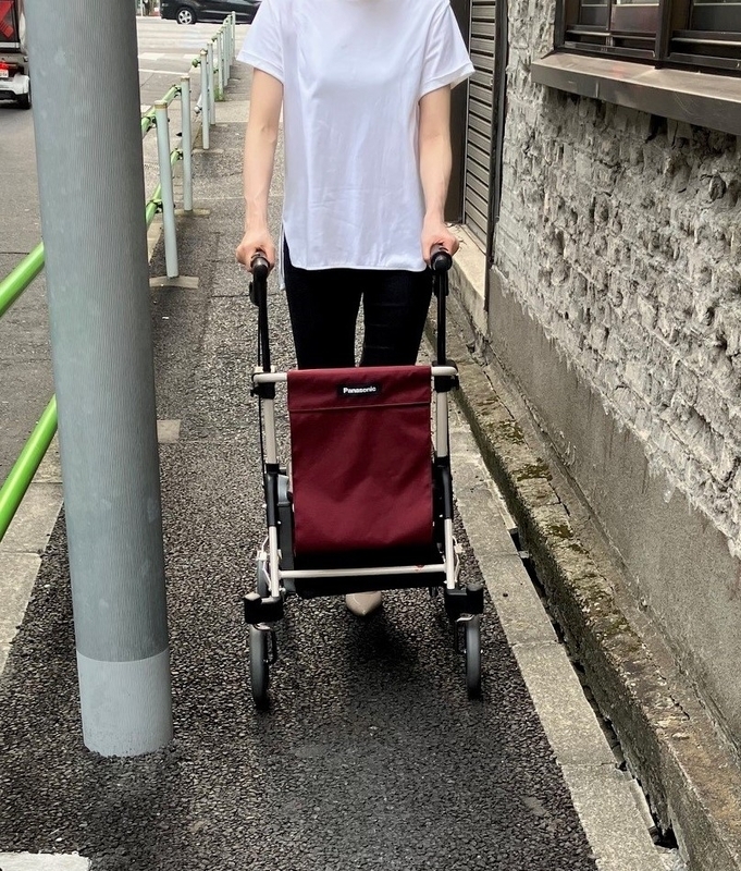 人通りや歩行の妨害が多い場所での使用イメージ