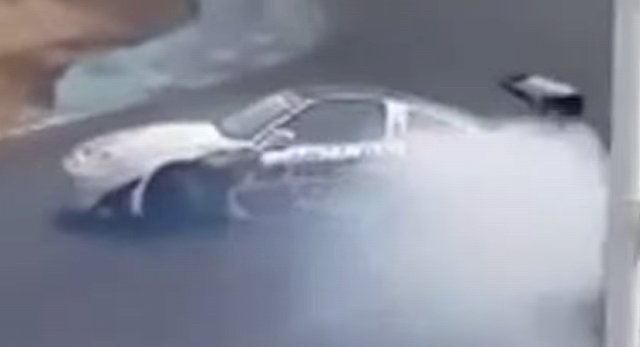 やり方の参考にならない 笑 限界超え角度のドリフト 動画 New Car 車好き新型車ニュース 動画