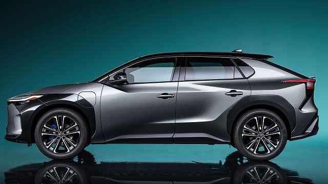 トヨタ新型bZ4X】2022年6月「新電気自動車SUV」発売！最新情報、走行 