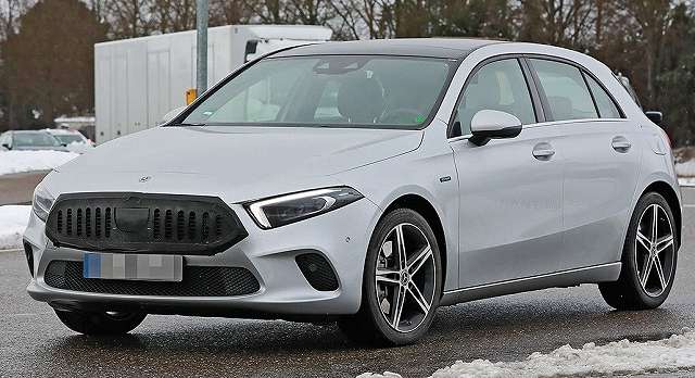 メルセデス新型aクラス 22年 新顔 ビッグマイチェン発売 最新情報 Phev 燃費 価格は New Car 車好き新型車ニュース 動画 メルセデス新型aクラス 22年 新顔 ビッグマイチェン発売 最新情報 Phev 燃費 価格は New Car 車好き新型車ニュース 動画