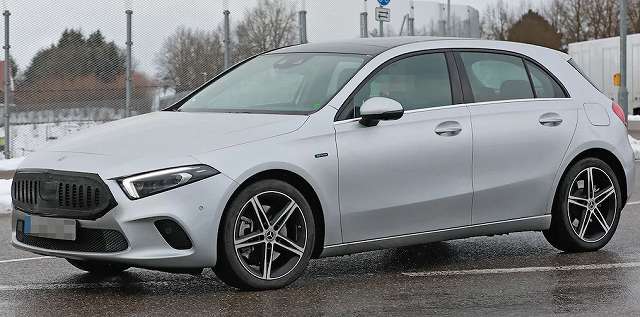 メルセデス新型aクラス 22年 新顔 ビッグマイチェン発売 最新情報 Phev 燃費 価格は New Car 車好き新型車ニュース 動画 メルセデス新型aクラス 22年 新顔 ビッグマイチェン発売 最新情報 Phev 燃費 価格は New Car 車好き新型車ニュース 動画